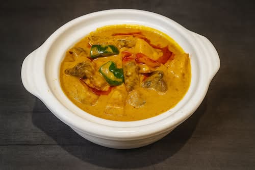 Red Curry w/ Beef Brisket & Tendon(Spicy) / 紅咖哩牛筋腩(辣)